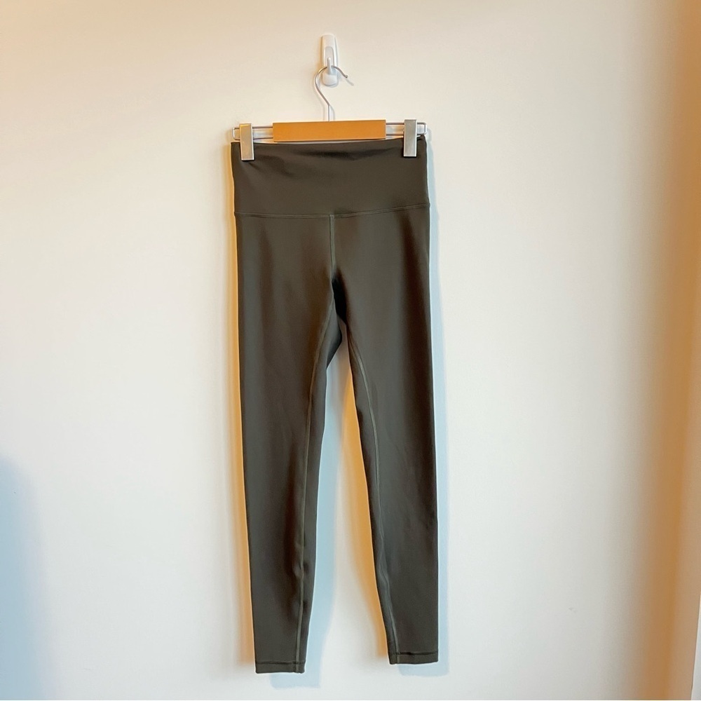 2023 Lululemon Wunder Train High-Rise Tight 28"
Dark Olive Size 6 - Picture 5 of 12